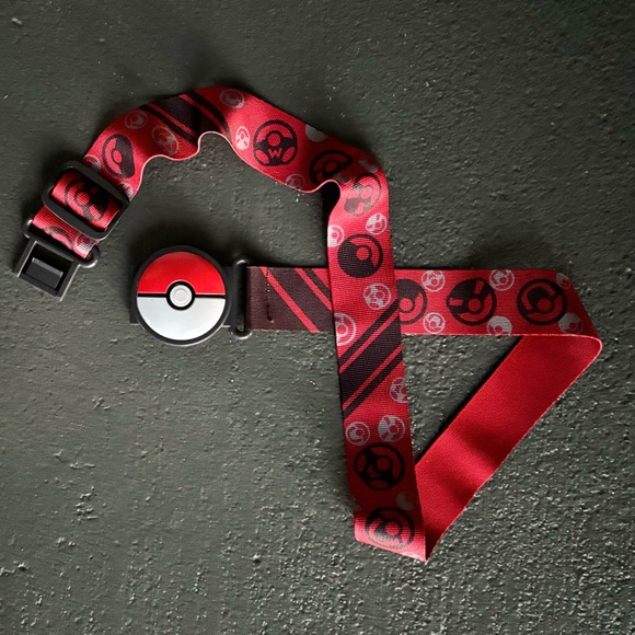 POKEMON Clip- N- Go Pokeball Adjustable Red/Black Unisex Toy Collector Belt - Picture 7 of 7